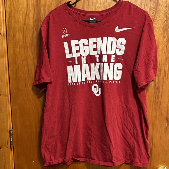 Nike Other - Nike Maroon Legends Graphic Tee